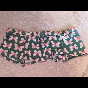 PULL ON BUTTERFLY SHORTS WORN ONCE